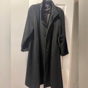 Pierrette Women’s Black 100% Cashmere Coat Preloved in size 8
